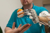 Prostheses with Sensory Feedback: Freiburg researchers have developed electrodes that help amputees to grasp at objects