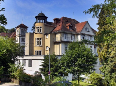 Desperately Seeking Rooms and Apartments! Desperately Seeking Rooms and Apartments!